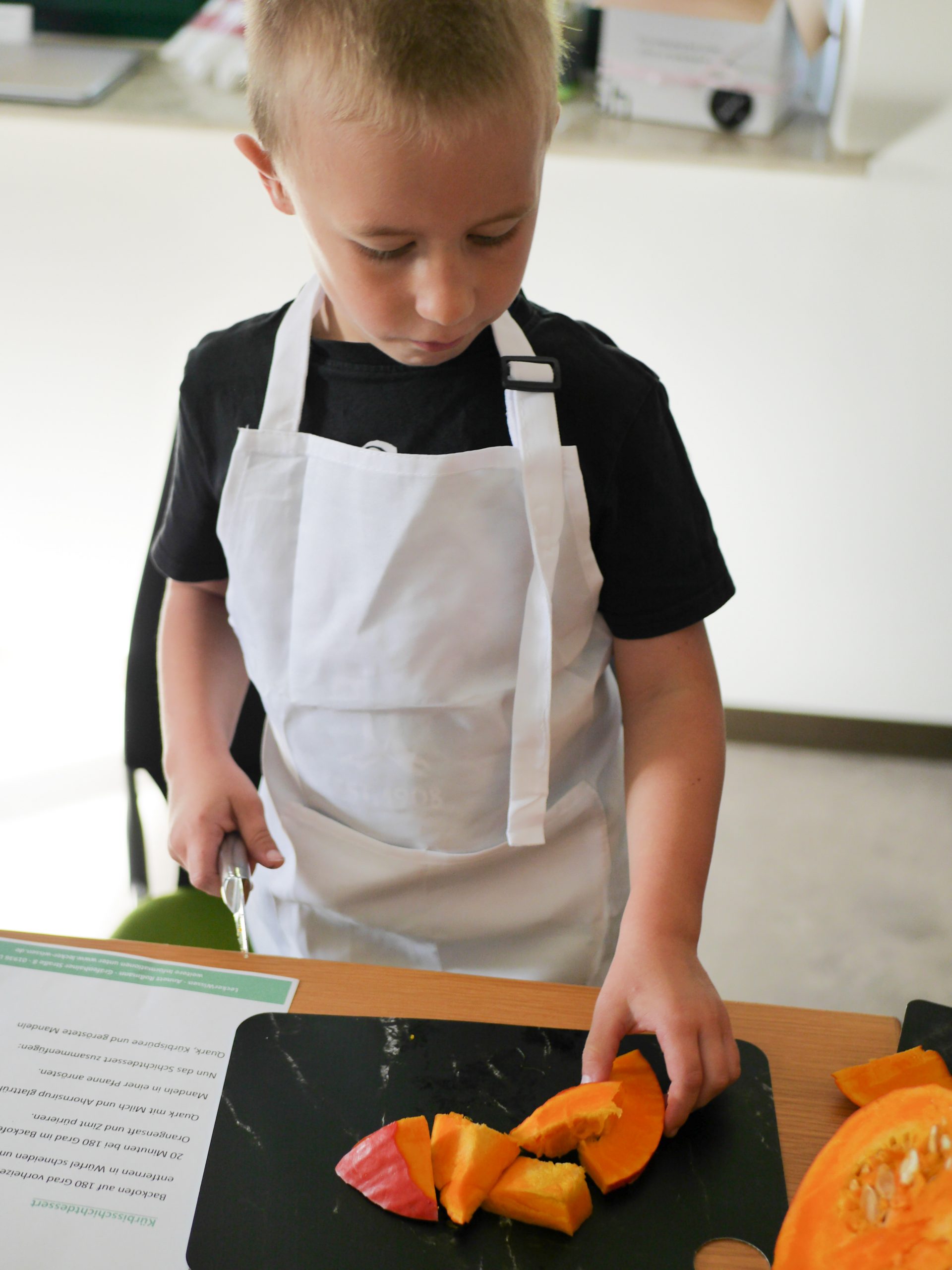 In der Kochschule findet jeder eine Aufgabe